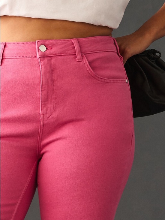 Pilcro by Anthro Yaya cropped flare jeans in bright pink, size 26W - Picture 3 of 8